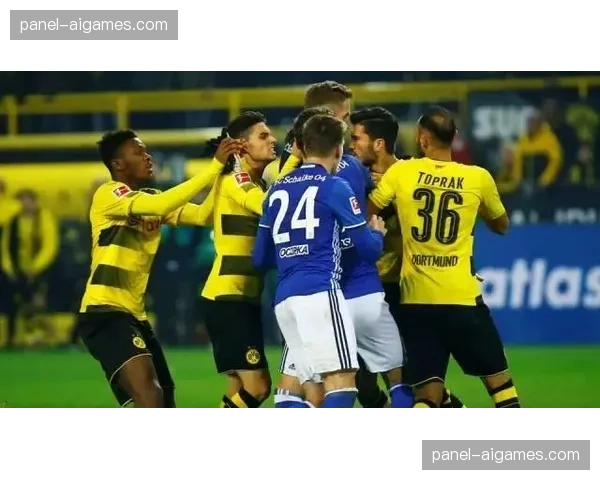 镜头记录:鲁尔德比看台上的巨型TIFO与球迷文化 镜头记录:鲁尔德比看台上的巨型TIFO与球迷文化